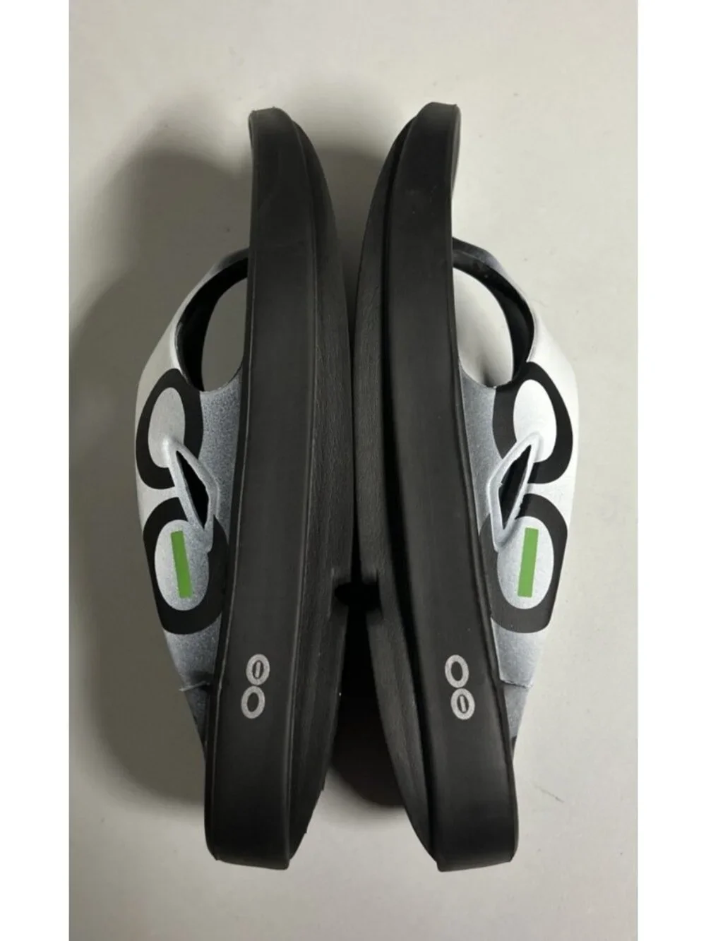 Oofos Thong Sandals Flip Flops Men's 7 Women's 9 Black White Logo